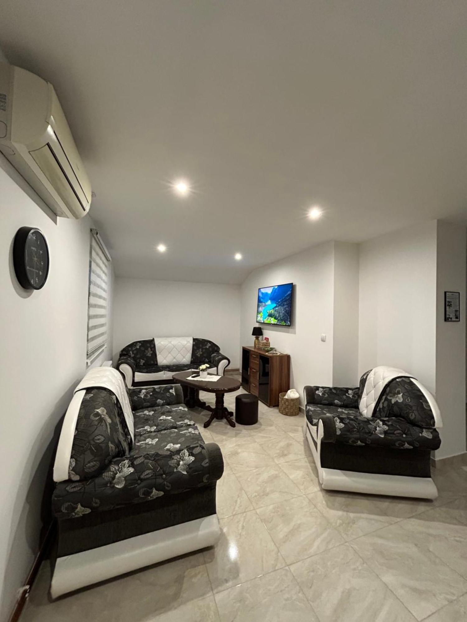 Apartman Diamond Lux Surcin Екстер'єр фото